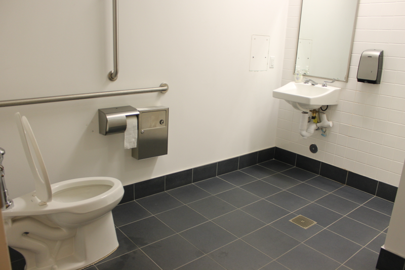 Illustration for article titled The Jalopnik Guide To Pooping At The United States Grand Prix
